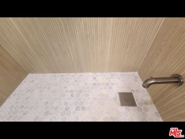 1818 Glendon Avenue, Los Angeles CA: https://media.crmls.org/mediaz/01ace125-2e78-4bf5-b0b4-09012ed6e161.jpg