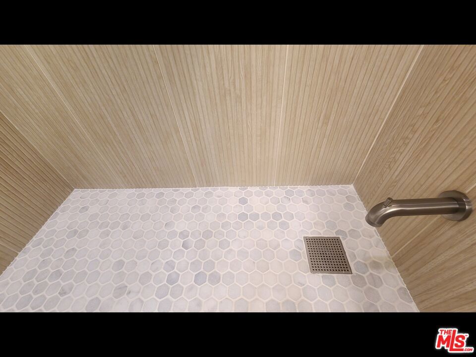 https://media.crmls.org/mediaz/01ace125-2e78-4bf5-b0b4-09012ed6e161.jpg?preset=X-Large
