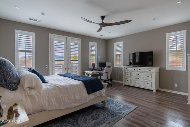 3262 Jacinto Court, Simi Valley CA: https://media.crmls.org/mediaz/01ad1987-e128-4b68-b394-6165bb507d51.jpg