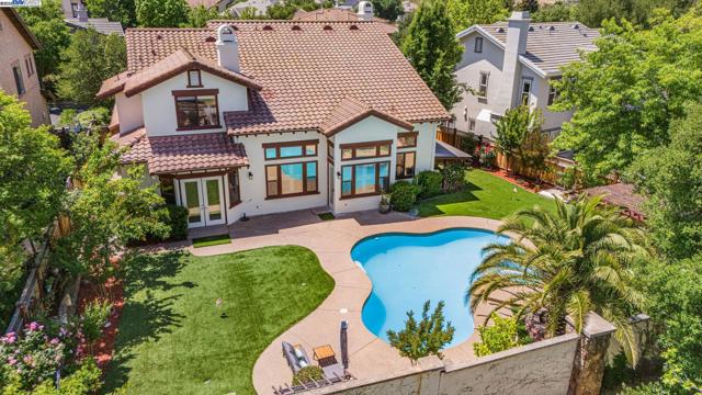 3535 Lessini, Pleasanton CA: https://media.crmls.org/mediaz/01adb38e-f5fe-4353-9510-396e8bf15acd.jpg