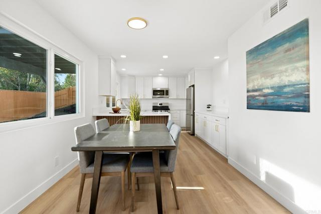 Detail Gallery Image 11 of 51 For 2858 Lehigh Ct, Oceanside,  CA 92056 - 5 Beds | 2/1 Baths