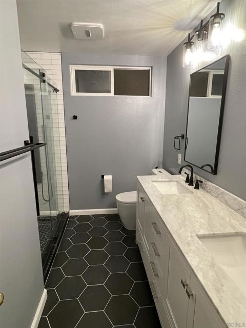 9539 Compass Point Dr S, San Diego CA: https://media.crmls.org/mediaz/01ae33a4-599e-4223-b8e3-a5de5d8ed869.jpg