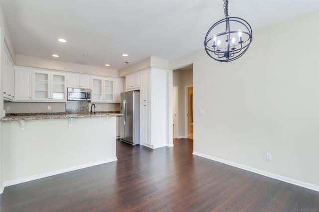 1721 Cripple Creek, Chula Vista CA: https://media.crmls.org/mediaz/01aeb5cf-578d-4a2b-bea1-b1777e24a95b.jpg