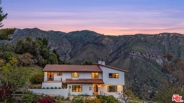 2382 Live Oak Meadows Road, Malibu CA: https://media.crmls.org/mediaz/01af3f83-ee5d-4d50-b824-071d3f82015a.jpg