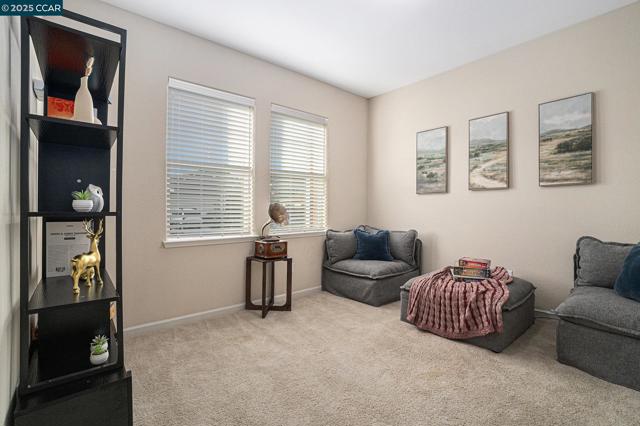 208 Littleton St, Oakley CA: https://media.crmls.org/mediaz/01af6f56-345f-4e91-98b0-96a35c5526e7.jpg