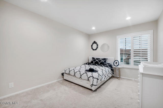 5092 Benedict Court, Oak Park CA: https://media.crmls.org/mediaz/01afb8f4-0840-4303-af82-1e25188af250.jpg