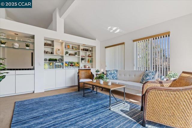 2323 Grosvenor Heights Ct, Livermore CA: https://media.crmls.org/mediaz/01b15a80-c99f-4716-bf36-9956620fa5d6.jpg
