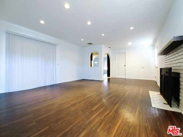 Family room facing kitchen