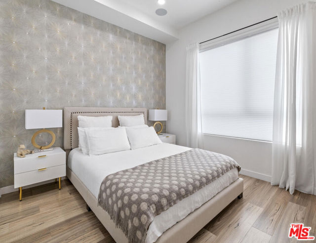 5961 Fountain Avenue, Los Angeles CA: https://media.crmls.org/mediaz/01b25f53-57fb-452a-9bed-5ca72f792e42.jpg