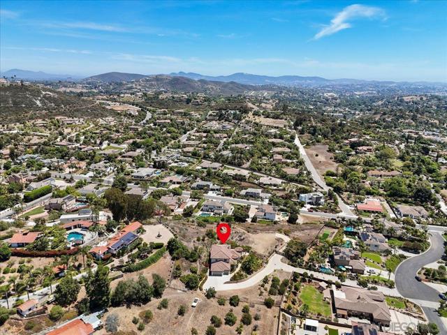 2342 CARIOCA PL, Vista CA: https://media.crmls.org/mediaz/01b291e7-6859-40e9-8bf0-1cc9a374db2c.jpg