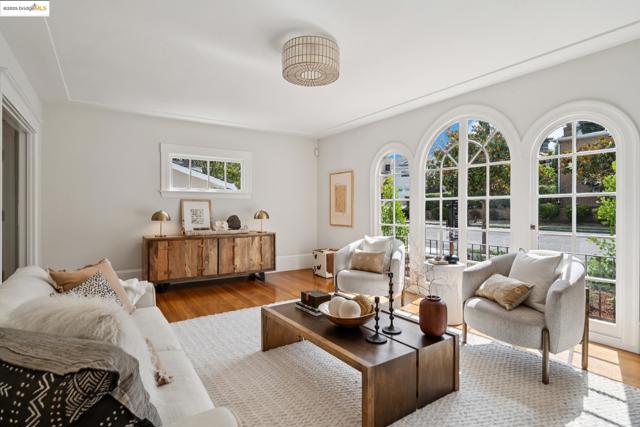5429 Belgrave Pl., Oakland CA: https://media.crmls.org/mediaz/01b2ae0a-f498-475d-8aa1-4309bae9e9fd.jpg