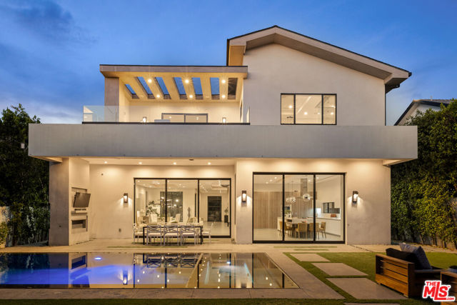 4445 Camellia Avenue, Studio City CA: https://media.crmls.org/mediaz/01b2afd1-70ef-477d-ad01-48a6f9eb7d09.jpg
