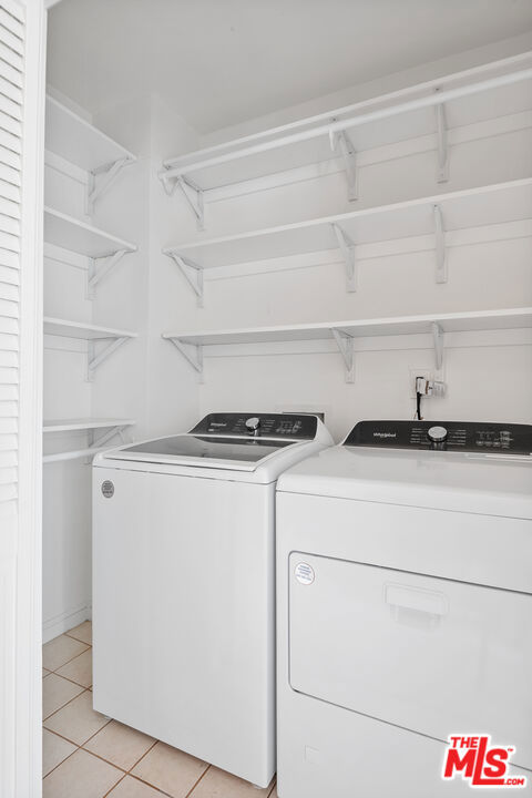 5572 Bradna Drive, Los Angeles CA: https://media.crmls.org/mediaz/01b2be99-eda2-469b-a350-6061cf97f29e.jpg