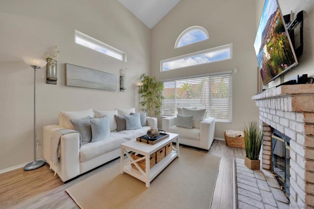 632 Paseo Rio, Vista CA: https://media.crmls.org/mediaz/01b313d0-9c32-451e-954f-efbbd55478a6.jpg