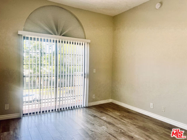 4349 CAHUENGA, Toluca Lake CA: https://media.crmls.org/mediaz/01b3245b-2baf-423e-8072-ad27a653c6f0.jpg