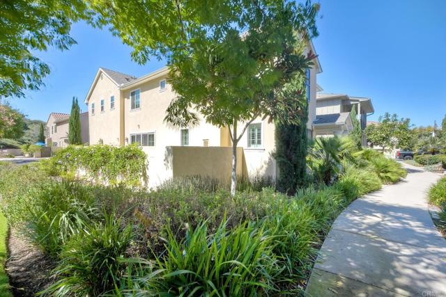 4302 Pacifica Way, Oceanside CA: https://media.crmls.org/mediaz/01b3902e-e587-41ac-928d-3c7065e41837.jpg