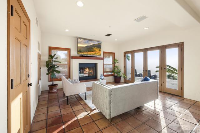 859 Cocos Dr, San Marcos CA: https://media.crmls.org/mediaz/01b393e4-c680-4a28-9ddb-ff5ef7bc93ad.jpg