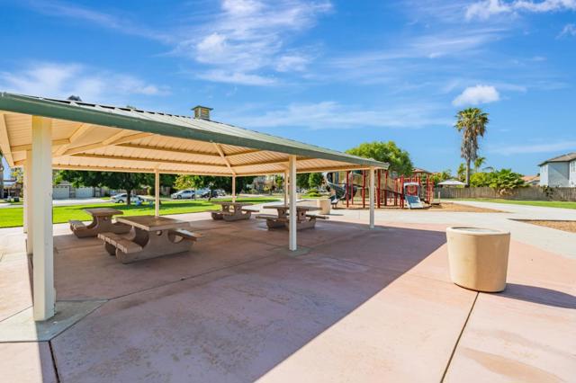 367 Sunburst Street, Los Banos CA: https://media.crmls.org/mediaz/01b3d066-66c4-4199-8f8f-b15cdbb5f2fc.jpg