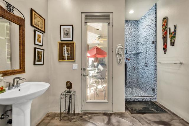 39061 Bel Air Drive, Cathedral City CA: https://media.crmls.org/mediaz/01b40079-5d74-4145-b152-cc43f8786e4b.jpg