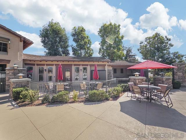 1120 Parkview Dr, Oceanside CA: https://media.crmls.org/mediaz/01b43cc4-9630-4c44-9a7f-f8798df81e3a.jpg