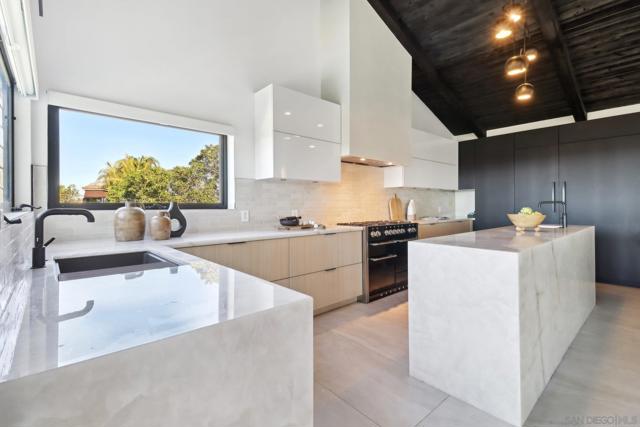 7117 Obelisco Cir, Carlsbad CA: https://media.crmls.org/mediaz/01b4a98d-c600-4cfd-bd8d-6b68051beba1.jpg