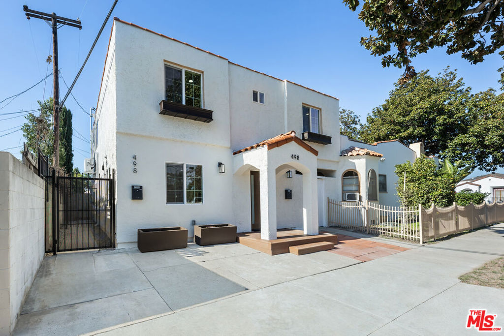 498 E 52nd Street