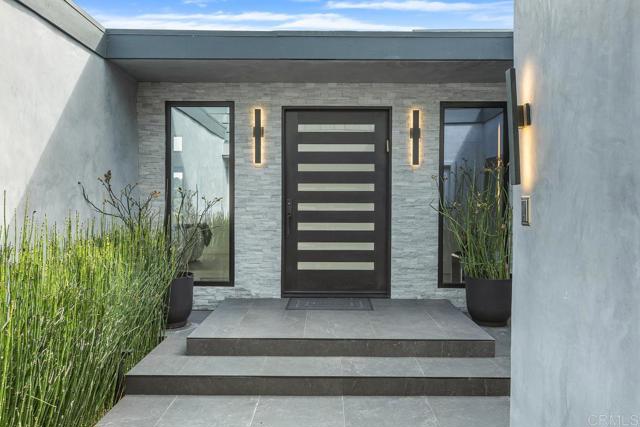 6544 Caminito Northland, La Jolla CA: https://media.crmls.org/mediaz/01b51813-d85c-433f-9bf1-26d6e4e6cfd7.jpg