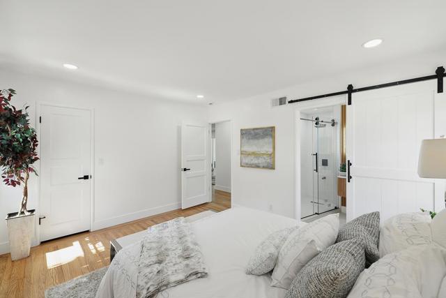 500 La Casa Avenue, San Mateo CA: https://media.crmls.org/mediaz/01b52002-1fdb-4420-abbb-bbfaa26b5914.jpg