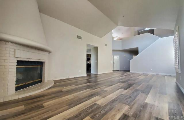 Detail Gallery Image 3 of 16 For 2310 Vista Valley Ln, Vista,  CA 92084 - 3 Beds | 2/1 Baths