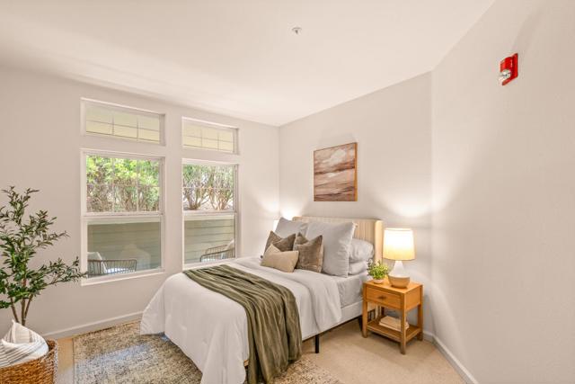 613 Swallowtail Court, Brisbane CA: https://media.crmls.org/mediaz/01b59c2f-a3bc-4650-9c56-8f501c31df5e.jpg