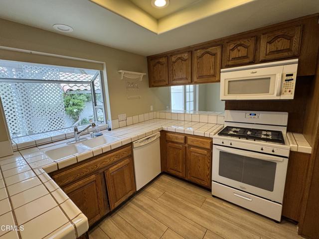 Detail Gallery Image 4 of 14 For 234 Green Lea Pl, Thousand Oaks,  CA 91361 - 3 Beds | 2 Baths