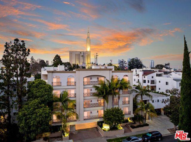 1722 Malcolm Avenue, Los Angeles, California 90024, 2 Bedrooms Bedrooms, ,2 BathroomsBathrooms,Condominium,For Sale,Malcolm,24406689