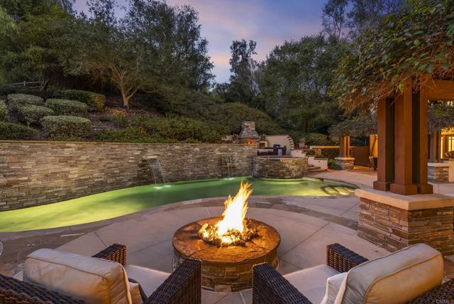 Detail Gallery Image 10 of 13 For 15808 via Del Alba, Rancho Santa Fe,  CA 92067 - 5 Beds | 5/1 Baths