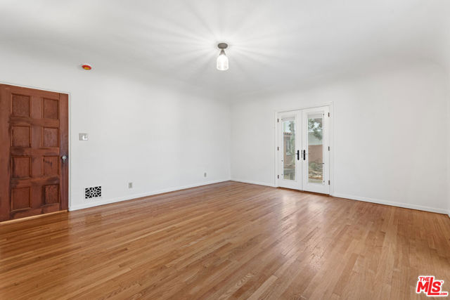 931 S Ogden Drive, Los Angeles CA: https://media.crmls.org/mediaz/01b872ba-84ee-4a5d-8abd-a189517b3783.jpg