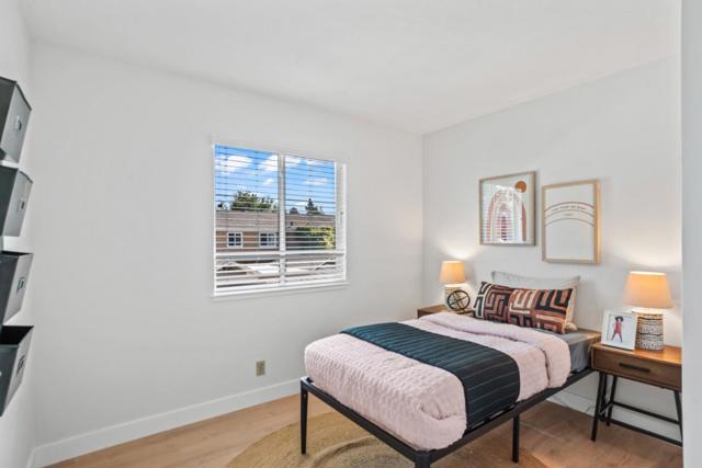 26 Saw Mill Court, Mountain View CA: https://media.crmls.org/mediaz/01b886d6-3480-4d4d-a6a4-8c698a694ad8.jpg