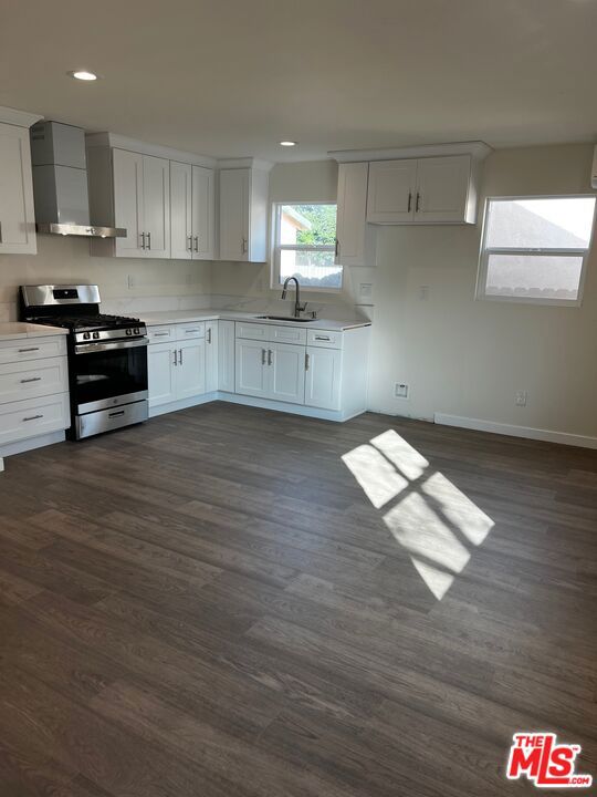 636 3/4 E 87th Street, Los Angeles CA: https://media.crmls.org/mediaz/01b8a662-5928-4fd9-bb5b-6a5b0cdab73e.jpg