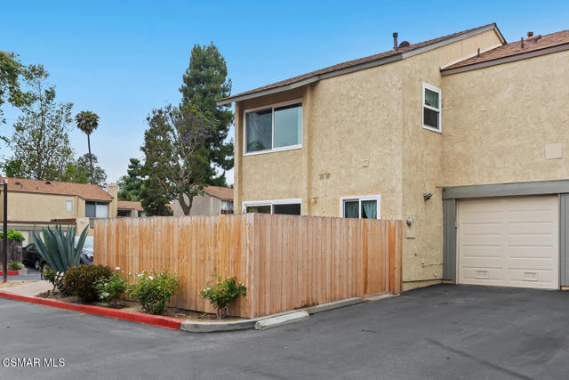 1617 Beagle Court, Ventura CA: https://media.crmls.org/mediaz/01b94940-c551-424f-aa57-e4189f59f72e.jpg