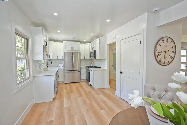 3208 McNutt, Walnut Creek CA: https://media.crmls.org/mediaz/01b97b08-ba2f-4423-902e-40f79be96c54.jpg