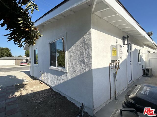 Corner Outside Area