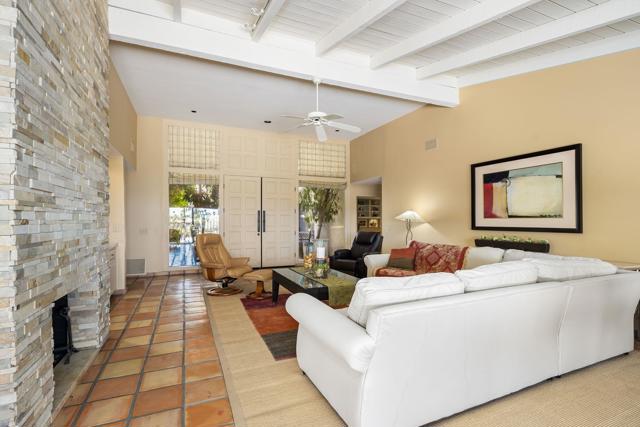 40480 Via Entrada, Rancho Mirage CA: https://media.crmls.org/mediaz/01ba555e-b647-48e9-b8e9-bd09c07f6347.jpg