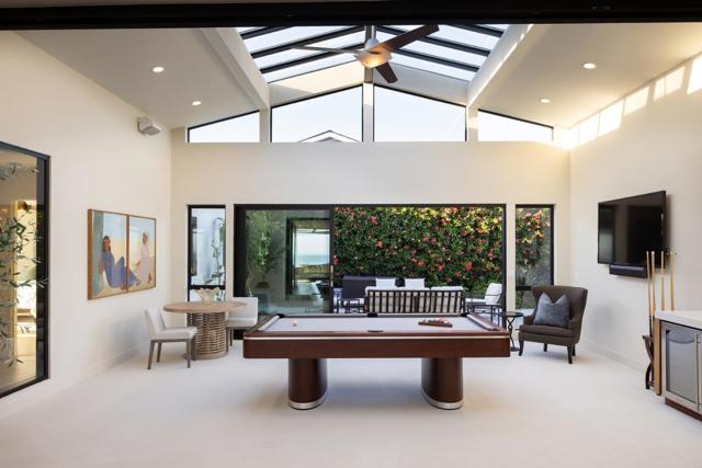 2900 E Cliff Drive, Santa Cruz CA: https://media.crmls.org/mediaz/01ba8d03-426c-469a-b0f3-9896dabdebe6.jpg