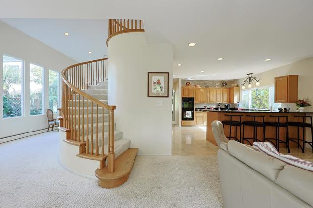 638 Margarita Ave, Coronado CA: https://media.crmls.org/mediaz/01ba9809-0c74-496d-86f2-6d0492f83ace.jpg