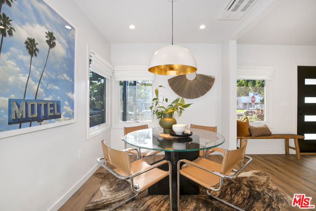 3744 Redwood Avenue, Los Angeles CA: https://media.crmls.org/mediaz/01bacdd9-b687-435b-b640-9efd5d8ac709.jpg