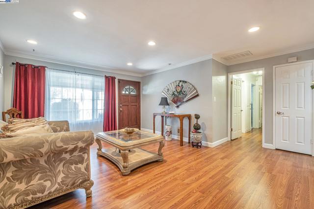 40575 Blacow Road, Fremont CA: https://media.crmls.org/mediaz/01bafb18-c396-46fb-ba51-71e021497e44.jpg