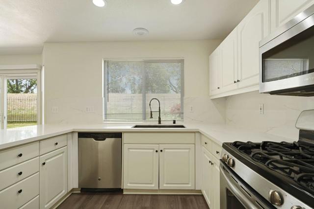 3157 Autumn Chase Circle, Stockton CA: https://media.crmls.org/mediaz/01bb3b39-59ac-4266-af75-a6aaa6e1c683.jpg