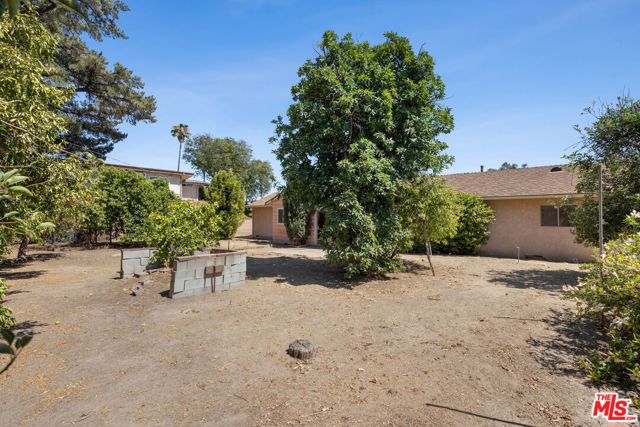 2659 Luray Circle, Simi Valley CA: https://media.crmls.org/mediaz/01bb912d-d858-4bca-b199-b0cdd2222257.jpg