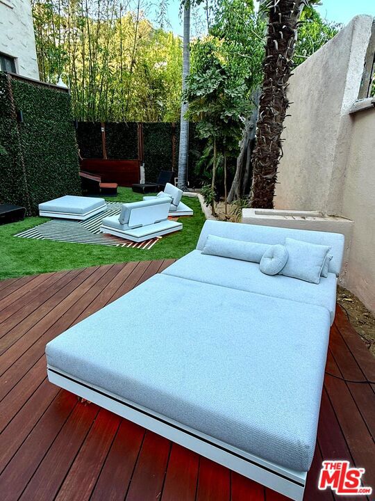 2066 GLENCOE Way, Los Angeles CA: https://media.crmls.org/mediaz/01bd105c-86a0-4baf-bffb-68c3825a2ea1.jpg