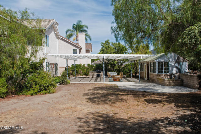 2219 Mapleleaf Avenue, Newbury Park CA: https://media.crmls.org/mediaz/01bd8df8-2564-4c69-aee2-90de701839fe.jpg