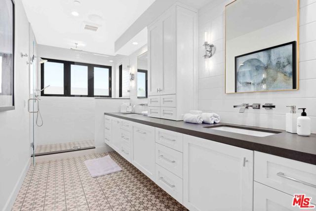 4106 River Avenue, Newport Beach CA: https://media.crmls.org/mediaz/01be0af0-07ac-40f7-a5f6-18e55691d588.jpg