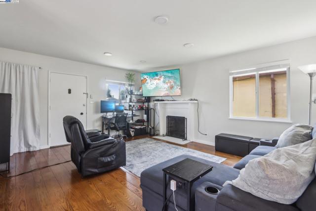 759 Bishop Ave, Hayward CA: https://media.crmls.org/mediaz/01be79b5-3a2d-40f8-8a44-05705324bfc9.jpg